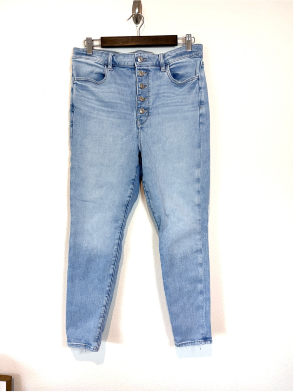 Women's American Eagle Super High Rise Jeggings Size 12 Light Wash Blue Jeans